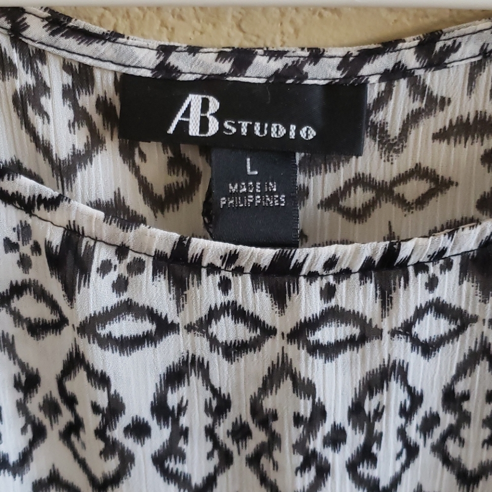 Top - Picture 5 of 6